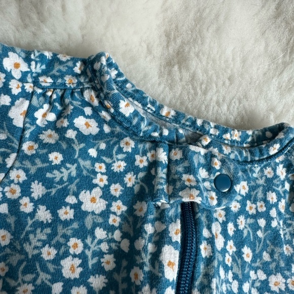 3M Carter’s footie zip pajamas, blue with white flowers - Picture 3 of 11
